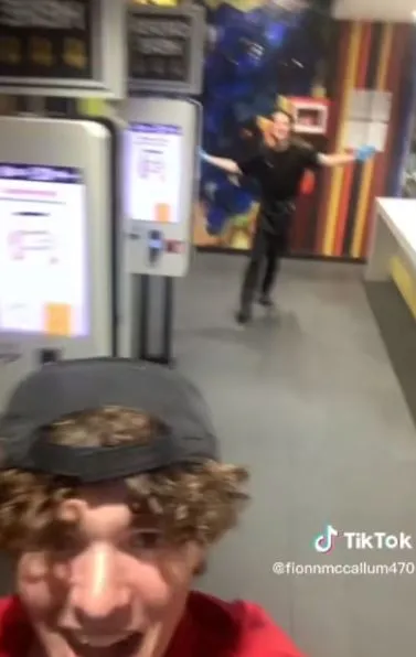 mcdonalds worker quits mid-shift after being asked to clean greasy cooking 642