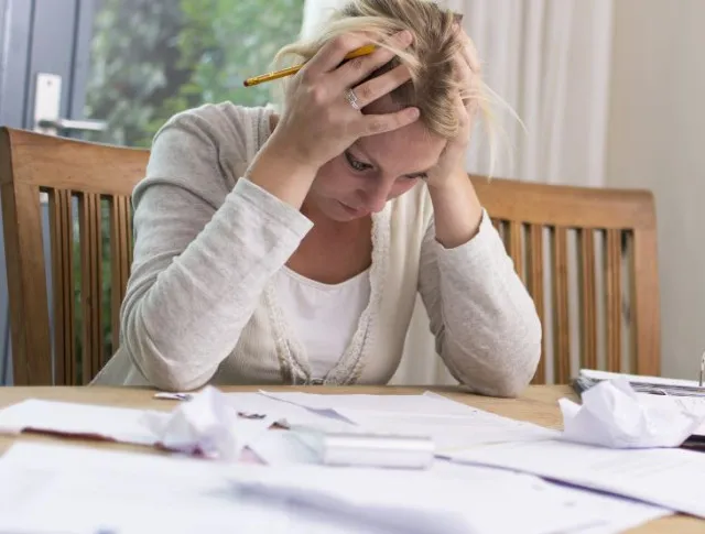 woman breaks down in tears revealing financial struggles despite working th 1313