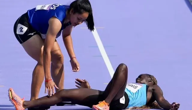 olympics star lucia moris collapses during womens 100m heats in paris 1728