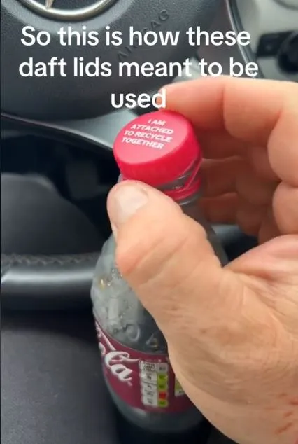 people baffled after realizing theyve been opening bottle lids the wrong w 2350