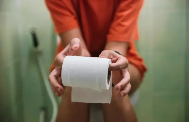 doctor explains why some people have to poop immediately after every meal 2973