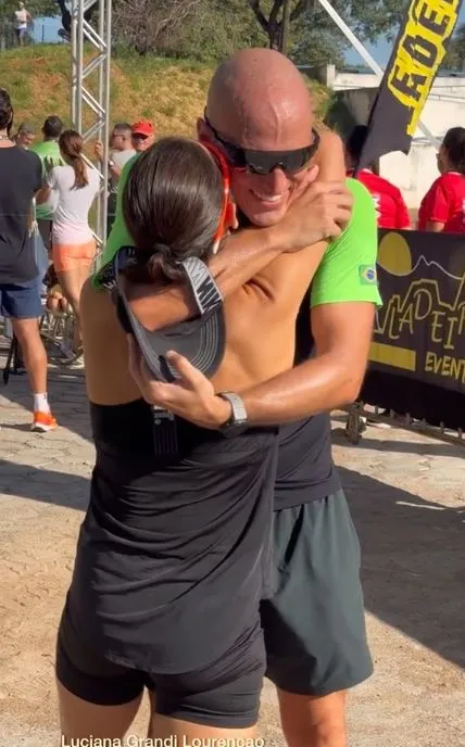 husband criticized for toxic behavior after interrupting wifes half-mara 3319