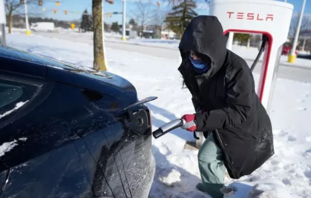 tesaler owner forced to stop six times one day to charge their vehicle on c 3332