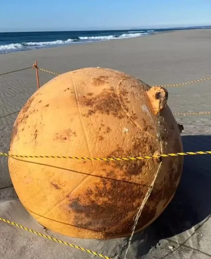 viewers stunned after spotting giant sphere on beach 3801