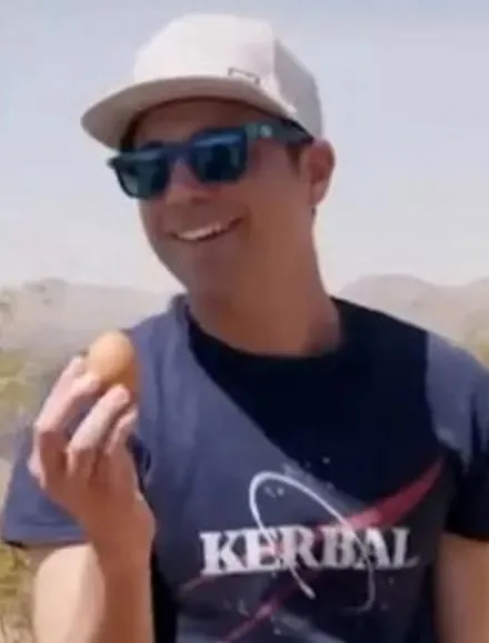 engineer successfully drops egg from space without cracking 3833
