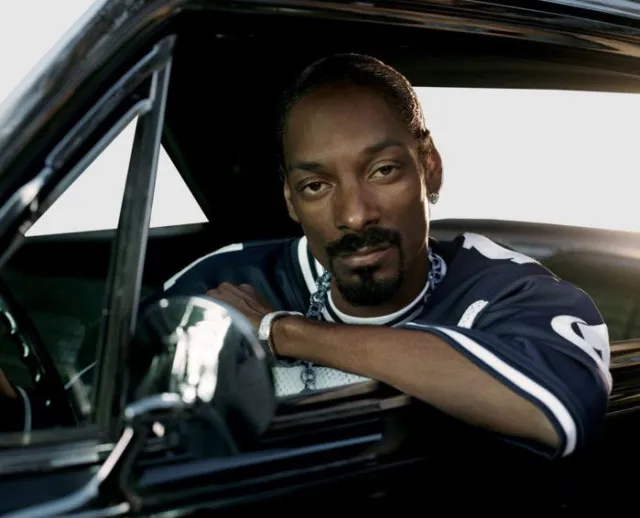 elon musk responds to snoop dogg’s tesla request 3904