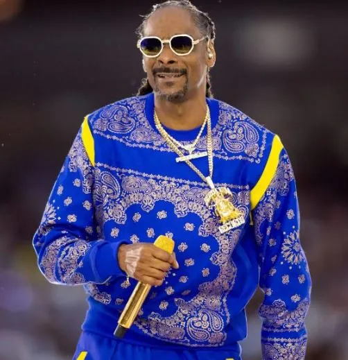 elon musk responds to snoop dogg’s tesla request 3907