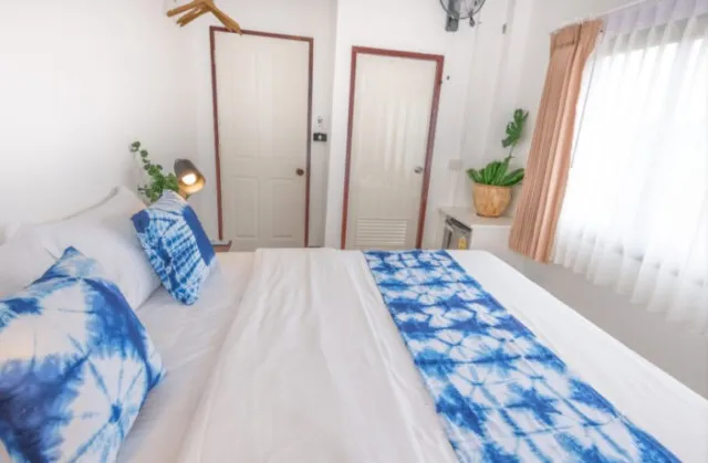 what is the exact function of the piece of fabric in hotel beds? 3954