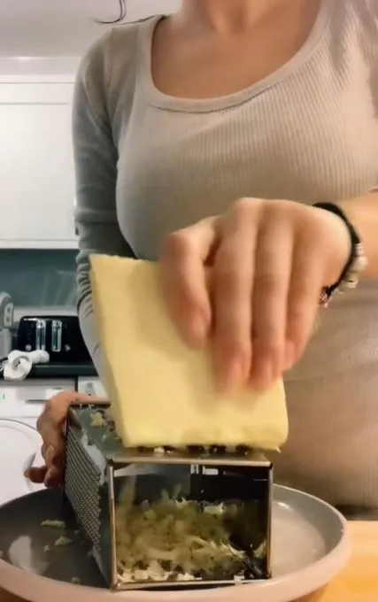 people only now realising theyve been using cheese graters incorrectly 4213