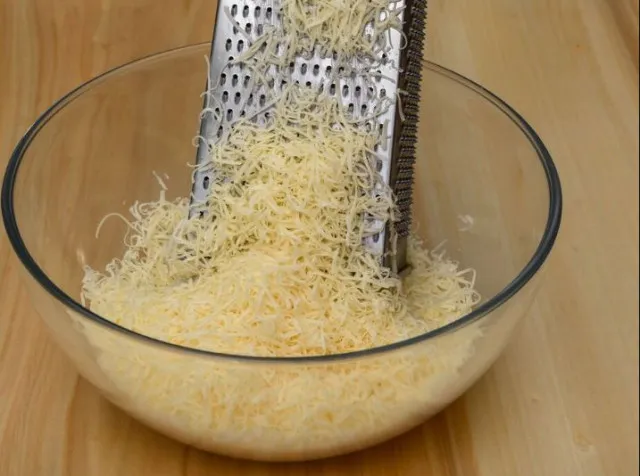 people only now realising theyve been using cheese graters incorrectly 4209