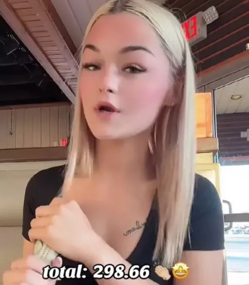 waitress leaves people in awe as she reveals how much she made from tips in 4188