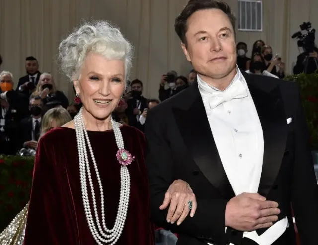 elon musk has his mother sleep in the garage during visits 4232