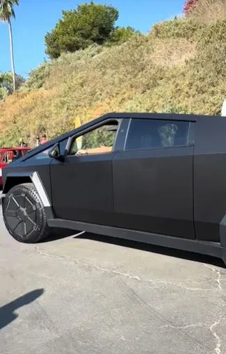 tesla cybertruck raises doubts about build quality 4233