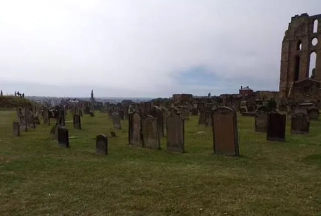 woman stunned after spotting ghost woman at graveyard 4762