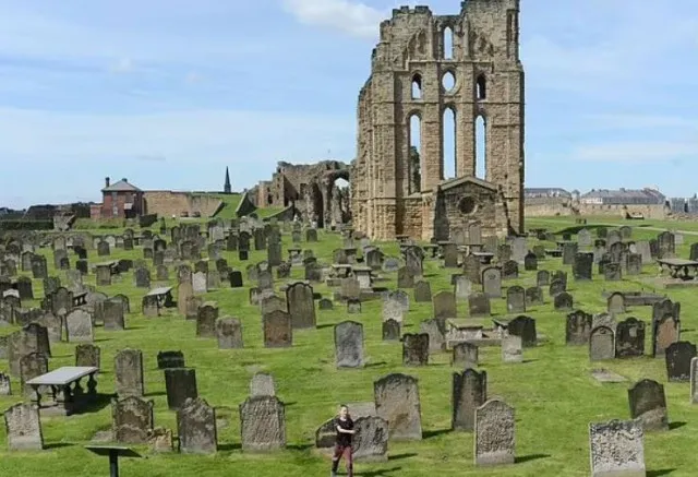 woman stunned after spotting ghost woman at graveyard 4763