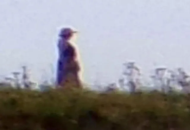 woman stunned after spotting ghost woman at graveyard 4761