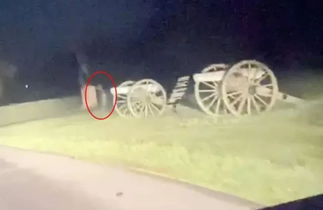 woman stunned after spotting ghost woman at graveyard 4765