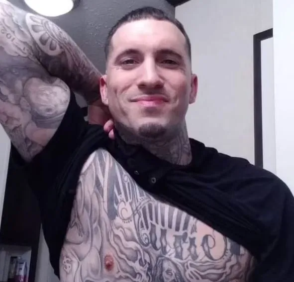 woman stuns after gunman asks to befriend her on facebook after home invasi 4752