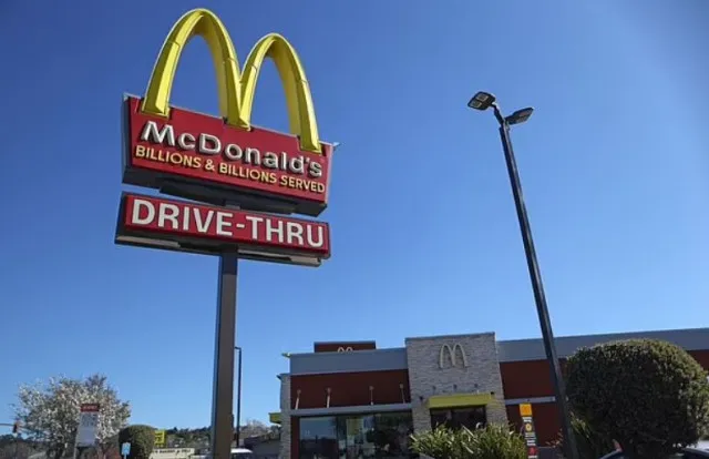 mcdonalds worker shares inside breakfast secrets 5390