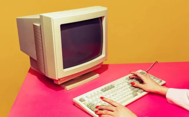 peope are just discovering real purpose of screensavers 5376