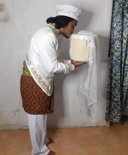 man marries rice cooker and divorces 4 days later 6530
