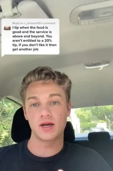 server demands customers give at least 20% after claiming $10 tips are not 6578