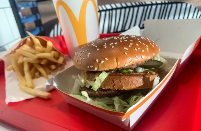 former mcdonalds chef advises against ordering the big mac 6828