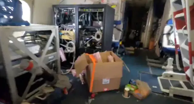 harrowing footage captures plane flying through hurricane milton for resear 6800