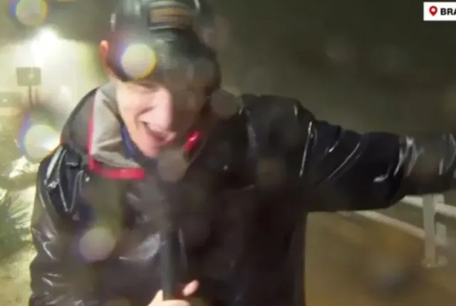 cnn host hit by flying debris during live hurricane milton coverage 6953