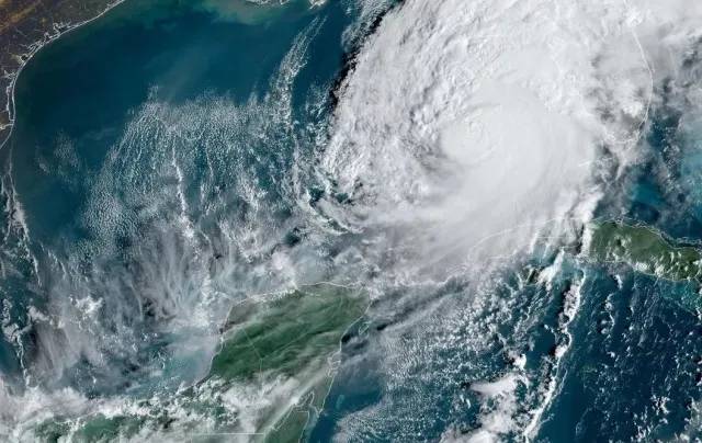 people clarify differences between cyclones and tornadoes as hurricane milt 7024