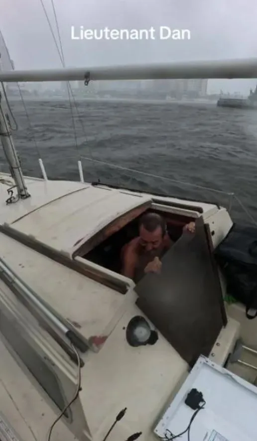 update on lieutenant dan who tries to wait out hurricane milton despite pol 6975