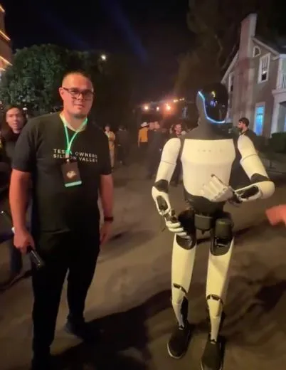 elon musks new tesla robot leaves viewers uneasy with its ambitious respon 7168