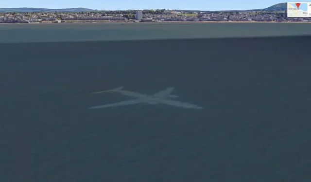 man discovers plane allegedly submerged underwater near scotland on google 7349