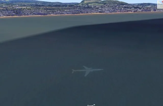man discovers plane allegedly submerged underwater near scotland on google 7350