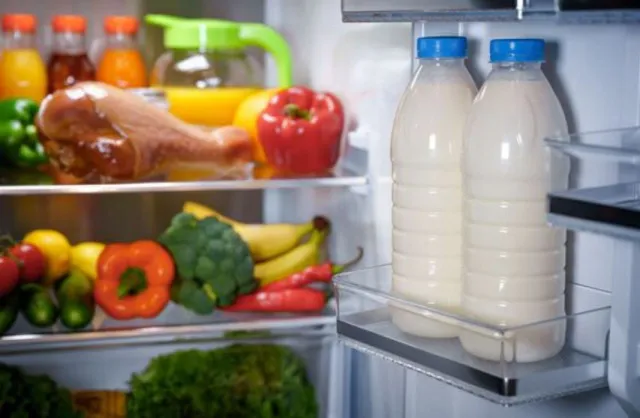 expert reveals why you should not store milk in the fridge door 7469