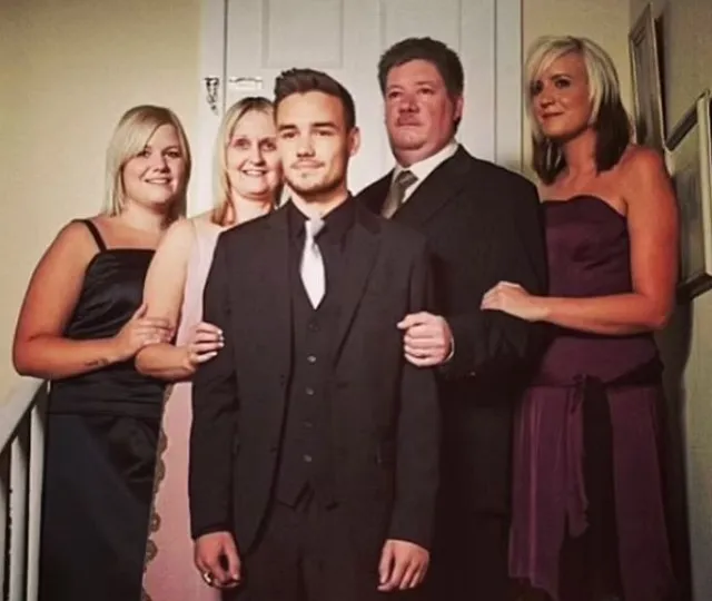 liam paynes mother shares her heartbreak with friends after his hotel fall 7664