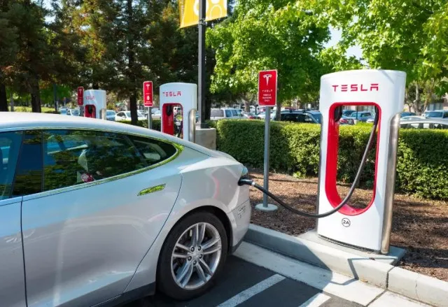 tesla driver reveals surprising electricity bill after one year 7780