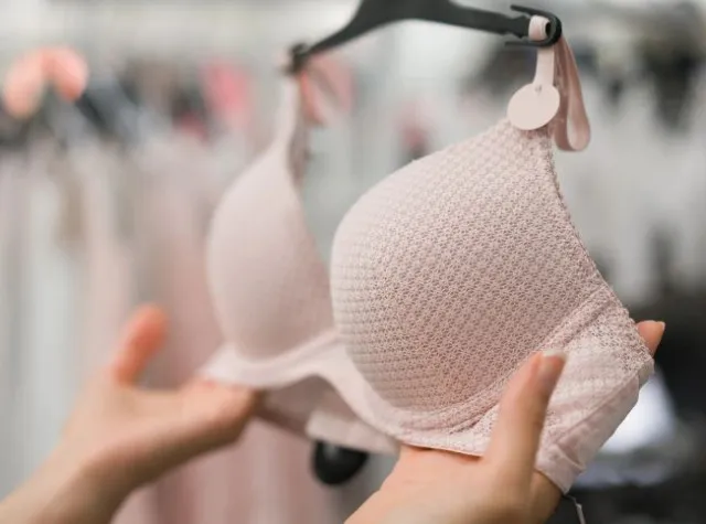 people stunned after learning the right way to wear a bra 7897