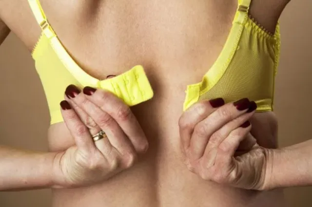 people stunned after learning the right way to wear a bra 7898