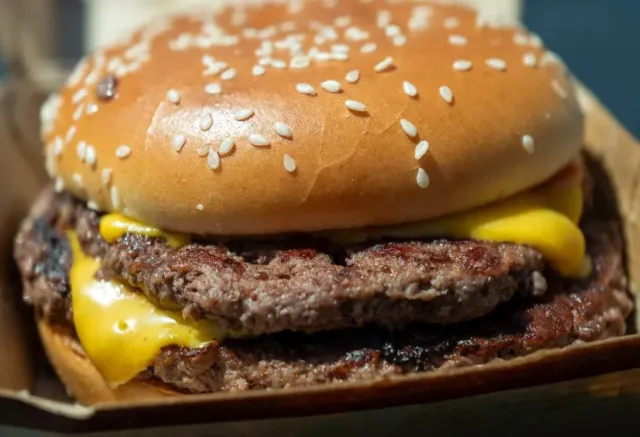 mcdonalds quarter pounders results in 1 fatality and 10 hospitalizations o 8033