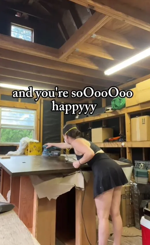 girlfriend sacrifices her career for love, only to be dumped 8080