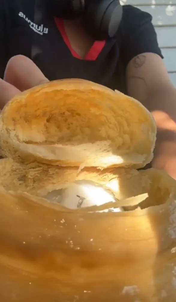 shopper slams temu after realising what croissant-shaped lamp is actually m 8123