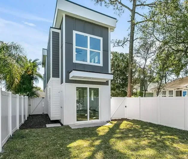 unique 10-foot-wide spite house in florida lists for $619,000 8557