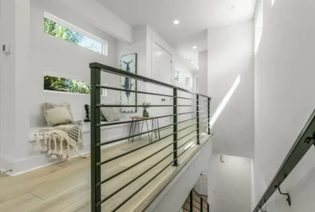 unique 10-foot-wide spite house in florida lists for $619,000 8553