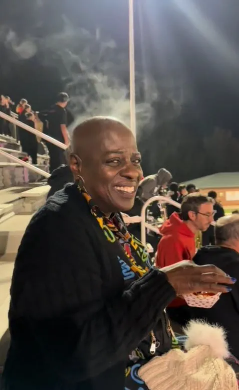 viral video shows woman experiencing menopause hot flat and has people call 8719