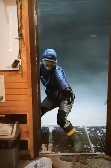 woman battles extreme antarctic winds to close cabin door 8770