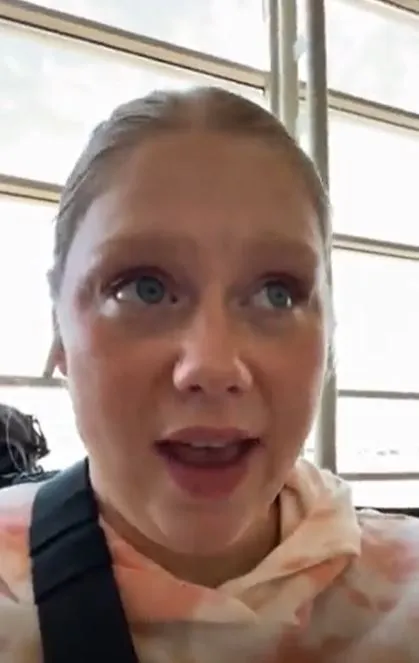 woman sparks debate over tipping airport worker for bag check 8836