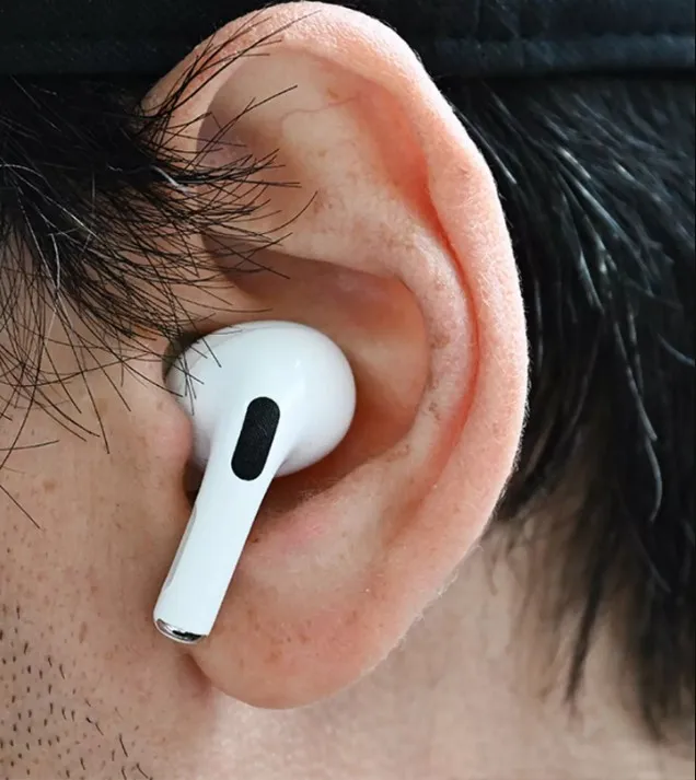 people are just learning why one airpod always drains faster than the other 8883