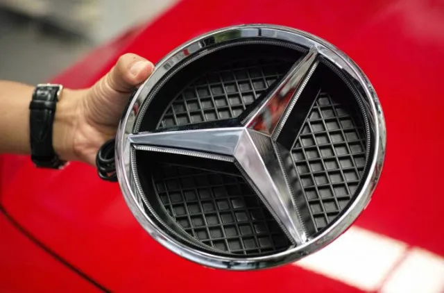 drivers baffled after realzing theyve mispronounced mercedes 9015