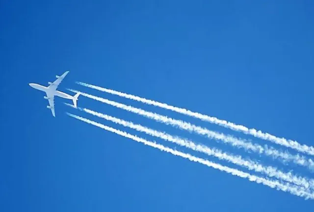 experts reveals the truth behind white streaks in the sky 8992